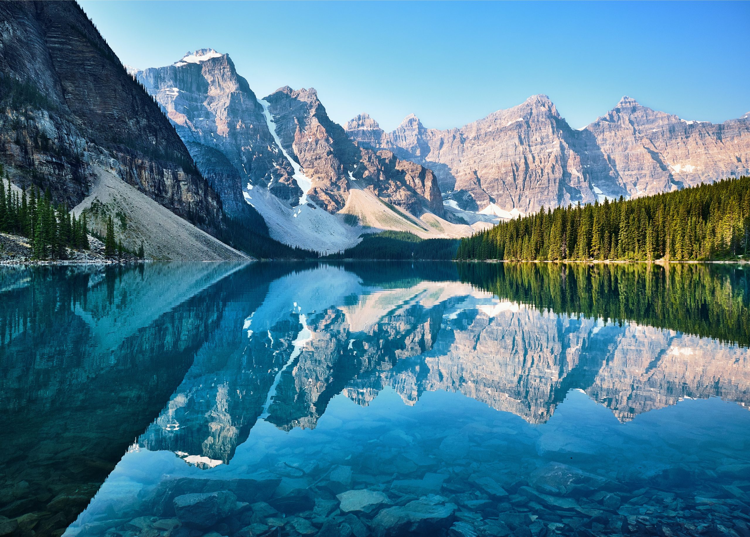 john-lee-oMneOBYhJxY-unsplash canada weed